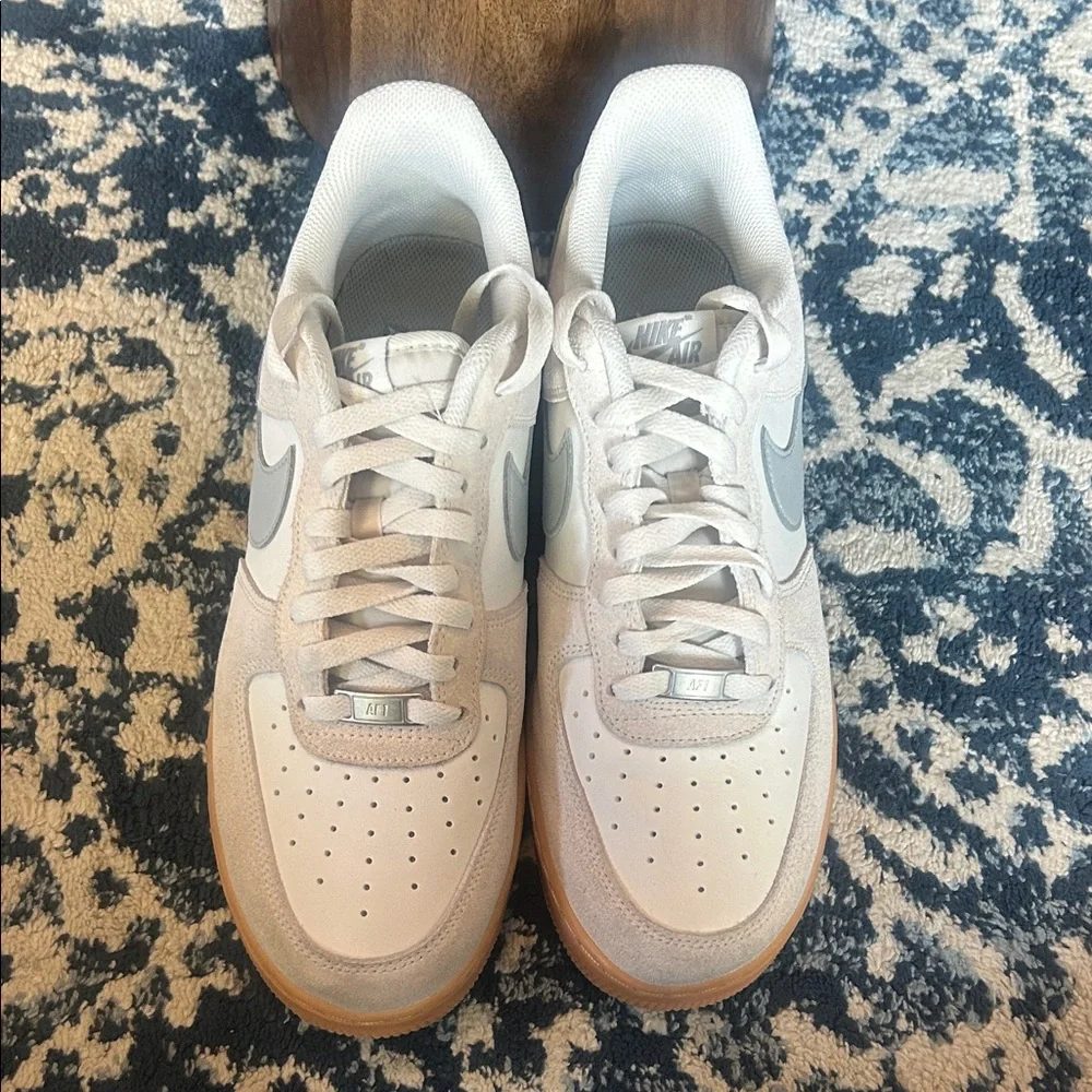 Nike White and Gray Men's Shoes - Picture 5 of 5